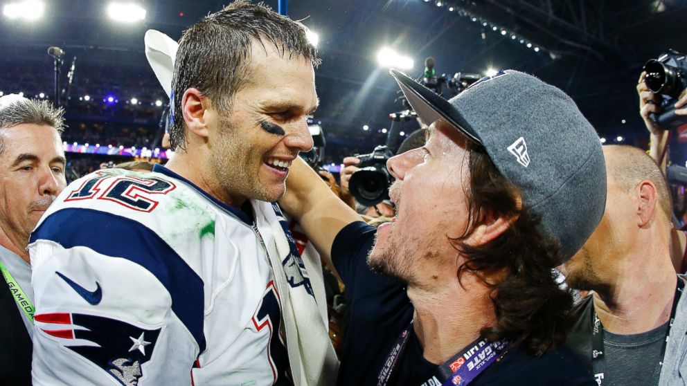 Tom Brady y Mark Wahlberg - SuperBowl 49