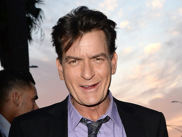 Charlie Sheen es portador del virus del VIH desde hace 4 años.