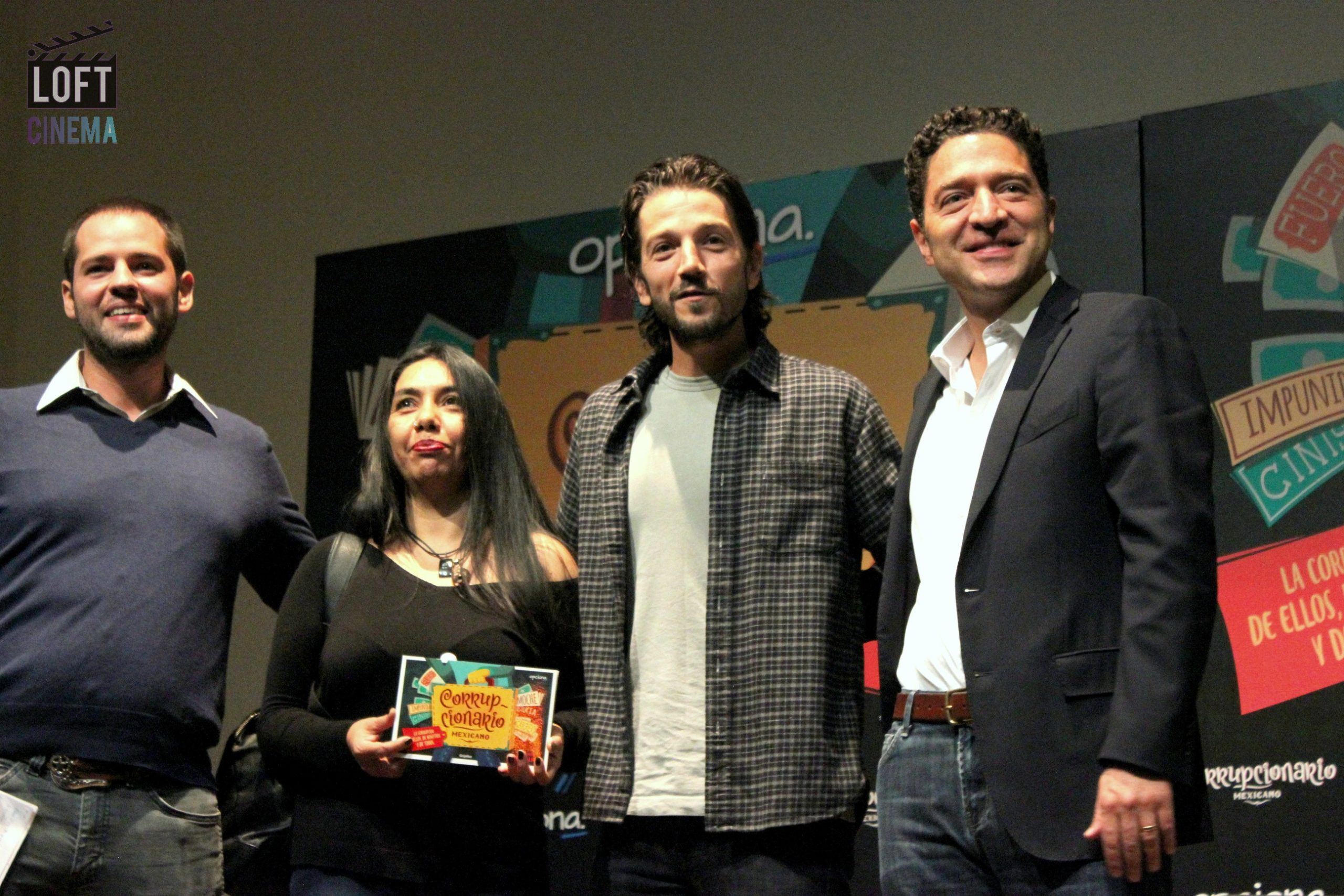 Diego Luna presentó el libro 'Corrupcionario Mexicano'